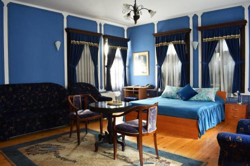 Belle Ville Hotel - image 4