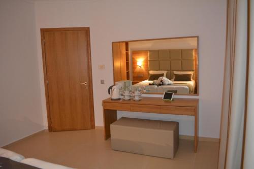 Aegean Blu Hotel & Apartments - image 6