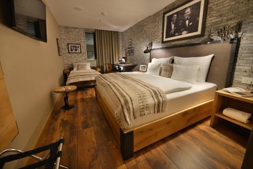 Comfort Triple Room (including daily refilled free mini bar)