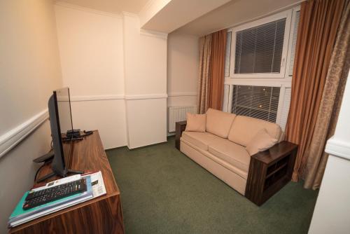 1 double bed, 1 sofa bed