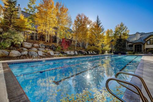 Highlands Lodge 107 - Best location for ski school condo - image 4