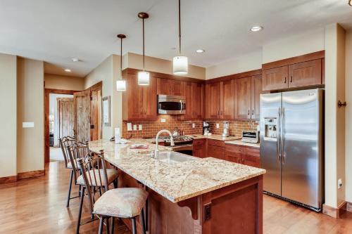 Luxury Water House Ski Condo with Pool & Hot Tubs condo - image 3