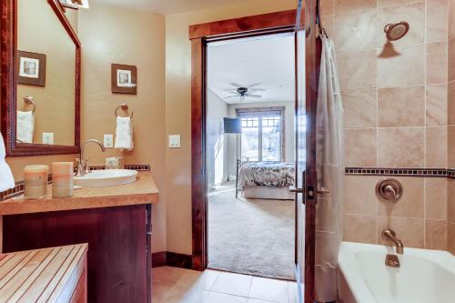 Luxury Water House Ski Condo with Pool & Hot Tubs condo - image 7