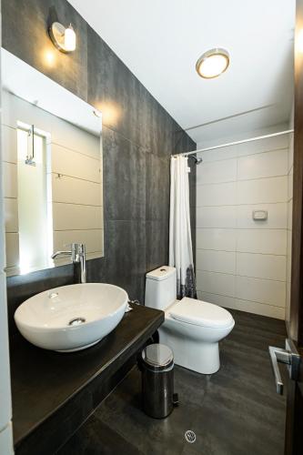 Superior Twin Room image 4