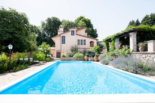 Swimming pool, Olivella in Campagnano Di Roma