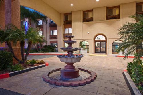 Exterior view, Holiday Inn Express Temecula By IHG in Temecula (CA)