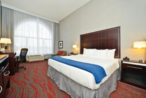 Holiday Inn Express & Suites Utica By IHG in ยูทิกา (NY)