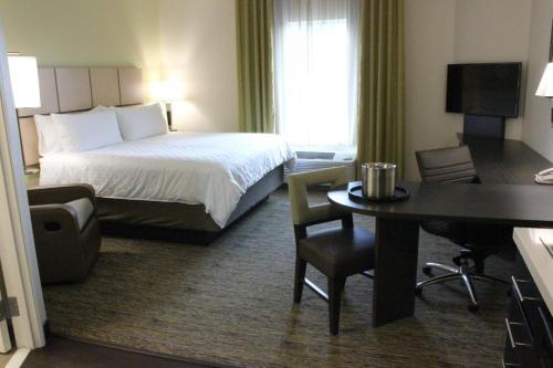 Candlewood Suites Valdosta Mall an IHG Hotel - main image