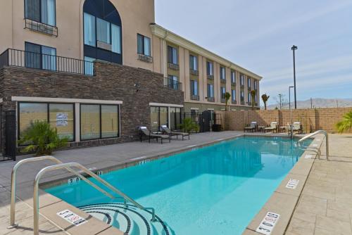 Swimming pool, Holiday Inn Express Indio in Indio (CA)
