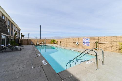 Swimming pool, Holiday Inn Express Indio in Indio (CA)