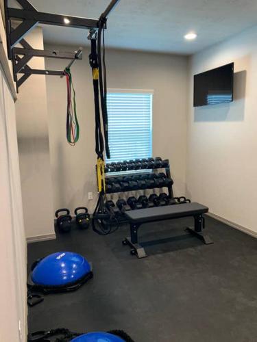 New Fully Furnished Condo in College Station! 307 - image 4