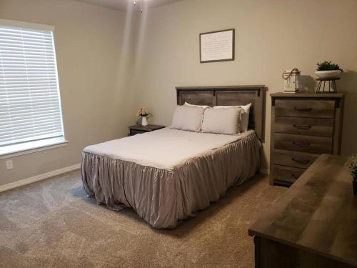 NEW 4/4 Farmhouse style house in College Station! - image 5
