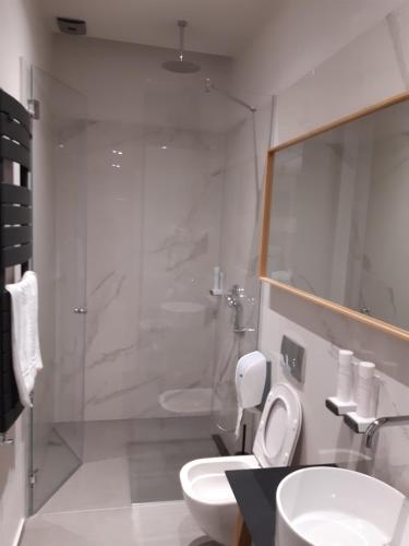 Teanna Lux Apartments - image 6