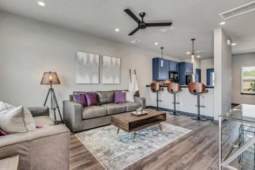 Stunning New 2/2.5 Condo in College Station-#305 - image 7