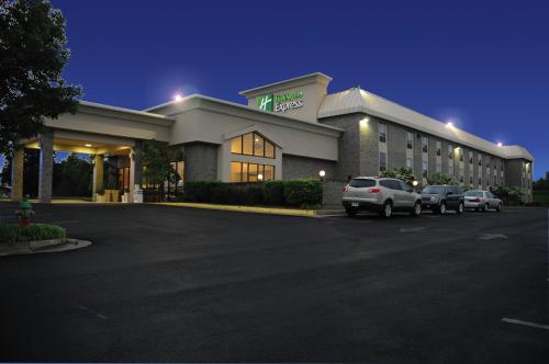 Holiday Inn Express Stephens City, an IHG hotel - Hotel - Stephens City