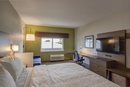 Holiday Inn Express - Fort Walton Beach Central, an IHG Hotel