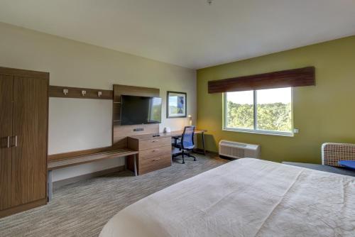 Holiday Inn Express - Fort Walton Beach Central, an IHG Hotel