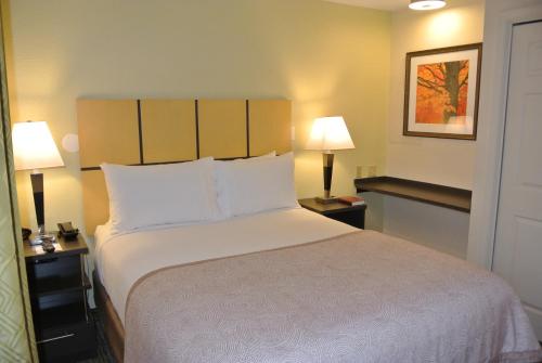 Candlewood Suites Washington-Fairfax, an IHG Hotel