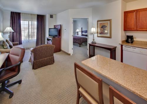 Staybridge Suites Rockford Hotel