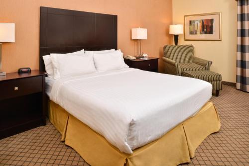 Holiday Inn Express Lewisburg - New Columbia, an IHG Hotel