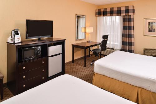 Holiday Inn Express Lewisburg - New Columbia, an IHG Hotel