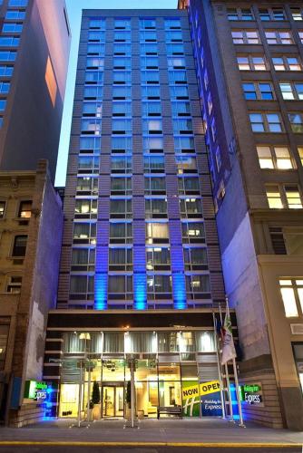 Holiday Inn Express Manhattan Times Square South, an IHG Hotel