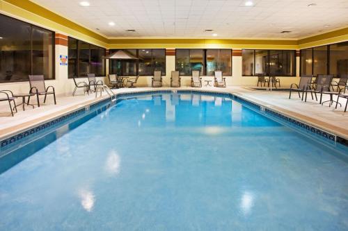 Holiday Inn Express Hotel & Suites Pigeon Forge an IHG Hotel - image 2