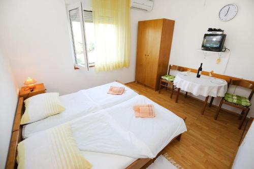 Apartments Vera - 150 m from sea - image 7
