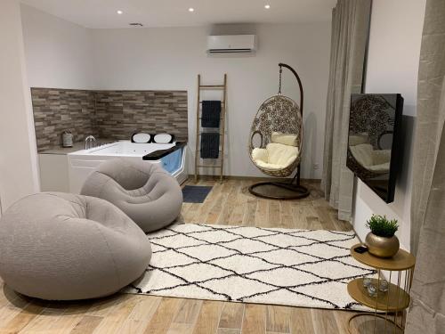 Appartement Cosy Jacuzzy Luxe Gare de Toulon 3