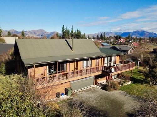 Four-Bedroom Holiday Home