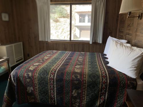 Ponderosa Lodge
