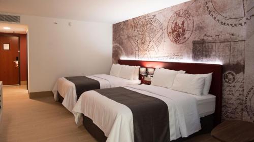 Standard Room with Two Queen Beds image 10