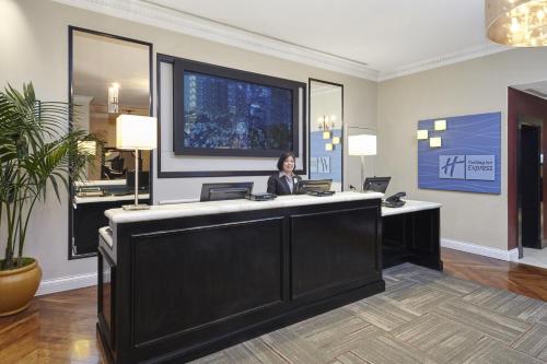 Holiday Inn Express Chicago - Magnificent Mile by IHG in Chicago, USA