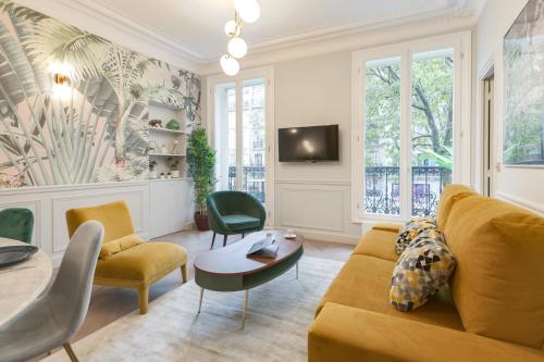 Stylish 2bd House in Central Paris by GuestReady