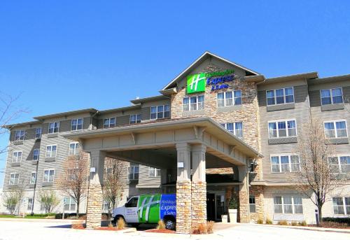 Holiday Inn Express & Suites Chicago West-Roselle