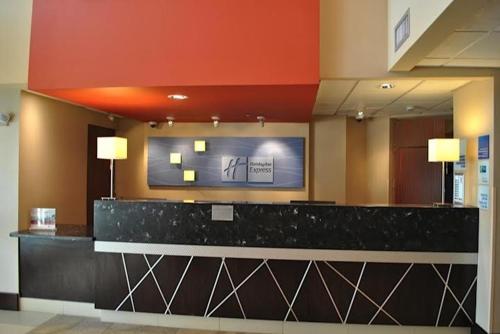 Holiday Inn Express Pittsburgh - Munhall, an IHG Hotel