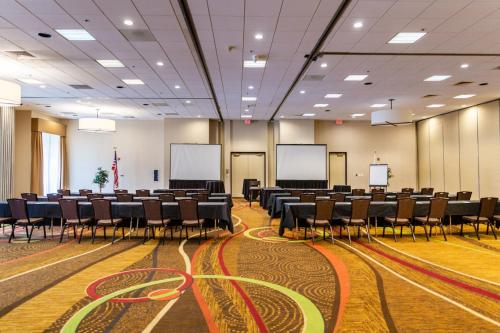 Holiday Inn San Jose-Silicon Valley an IHG Hotel - image 3