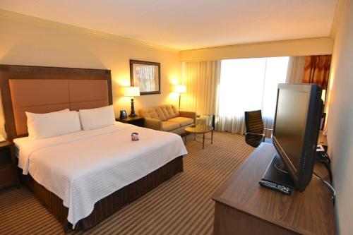 Radisson Hotel Reading - image 6
