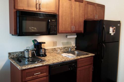 Candlewood Suites Salina an IHG Hotel - main image