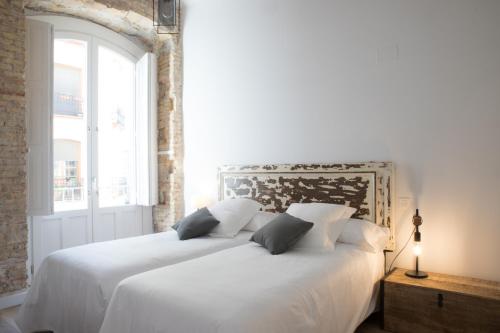 2 bedrooms, 4 beds