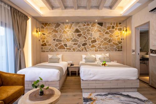230417057 Arushi Boutique Hotel