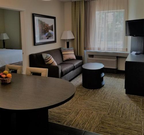 Candlewood Suites - East Syracuse - Carrier Circle, an IHG Hotel