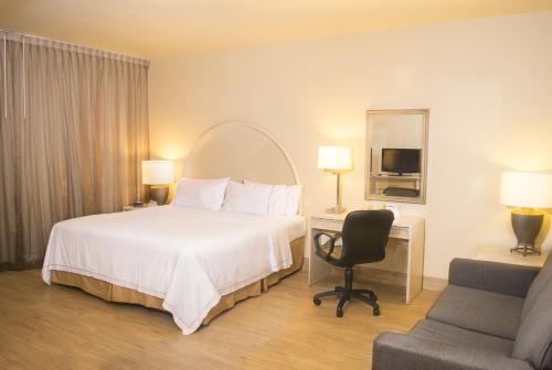 230421766 Holiday Inn Express Monterrey Galerias-San Jeronimo by IHG