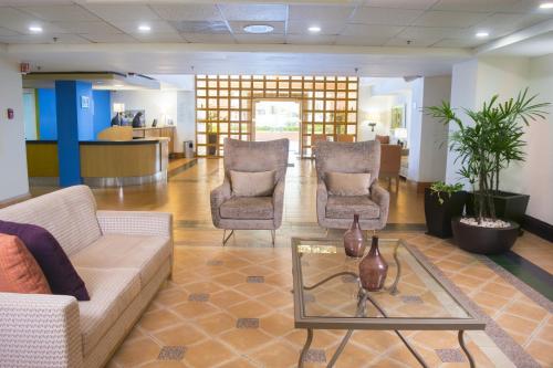 230421956 Holiday Inn Express Monterrey Galerias-San Jeronimo by IHG