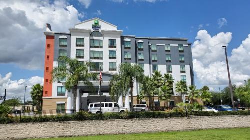 Holiday Inn Express-International Drive, an IHG Hotel