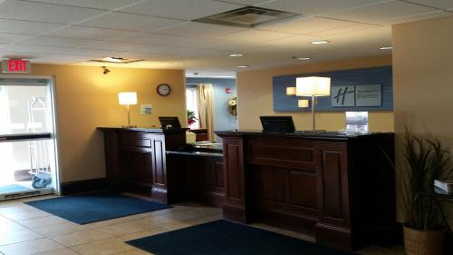 Holiday Inn Express & Suites New Buffalo, MI