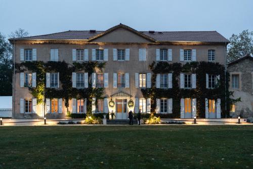 Hôtel Le Château de Césarges - image 3