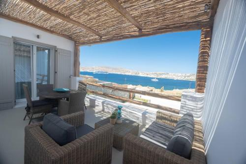  Villa Maroon VII by The Pearls Collection in Mykonos Stadt