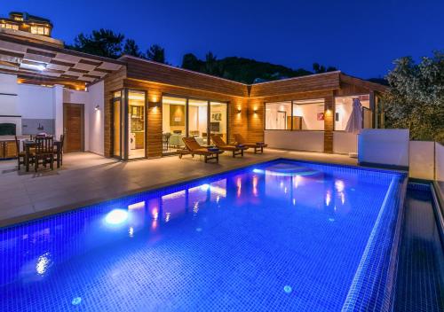Secluded Sea-View Family Escape-Villa Bella2 Sardunya 2