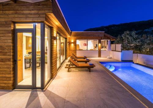 Úszómedence, Villa 2 Sleeps 4 Isolated Honeymoon-Villa Sardunya in Islamlar